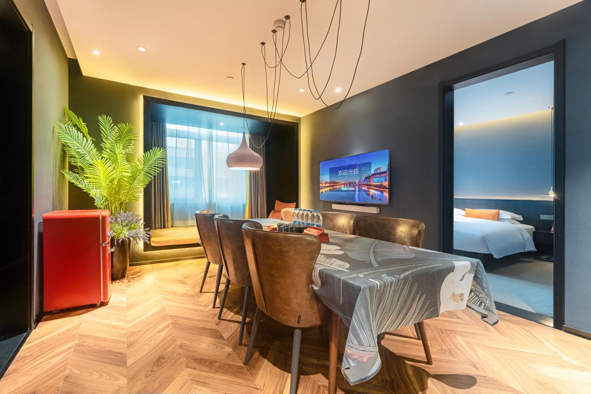Hesu Designer Hotel & Suites -Near Xi'An Drum Tower And Yongning Gate -Free Laundry Luggage Storage -Kitty Cafe With Freshly Ground Coffee -24H Front Desk -English Service מראה חיצוני תמונה