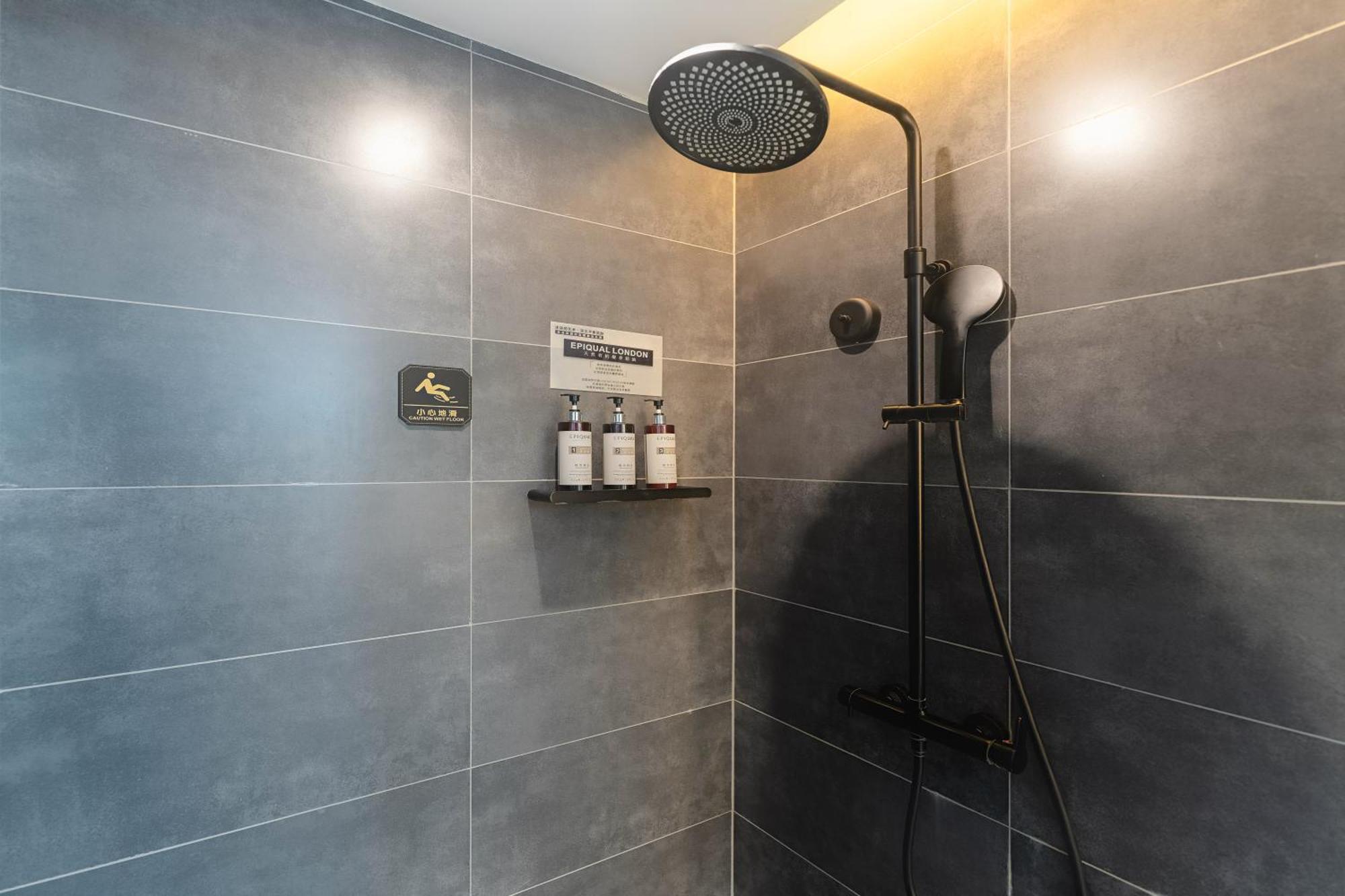 Hesu Designer Hotel & Suites -Near Xi'An Drum Tower And Yongning Gate -Free Laundry Luggage Storage -Kitty Cafe With Freshly Ground Coffee -24H Front Desk -English Service מראה חיצוני תמונה