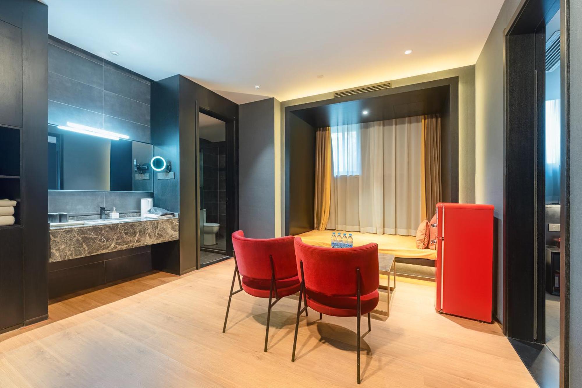 Hesu Designer Hotel & Suites -Near Xi'An Drum Tower And Yongning Gate -Free Laundry Luggage Storage -Kitty Cafe With Freshly Ground Coffee -24H Front Desk -English Service מראה חיצוני תמונה